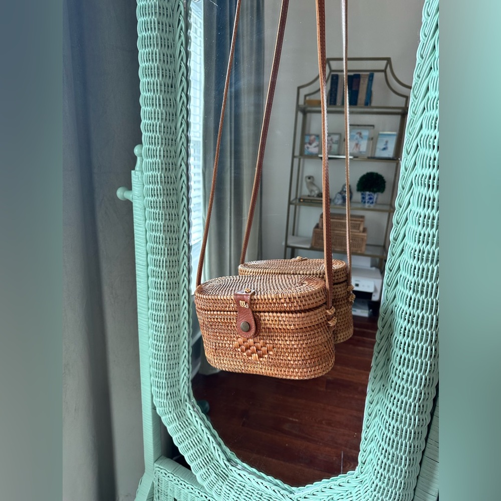 Rattan purse
